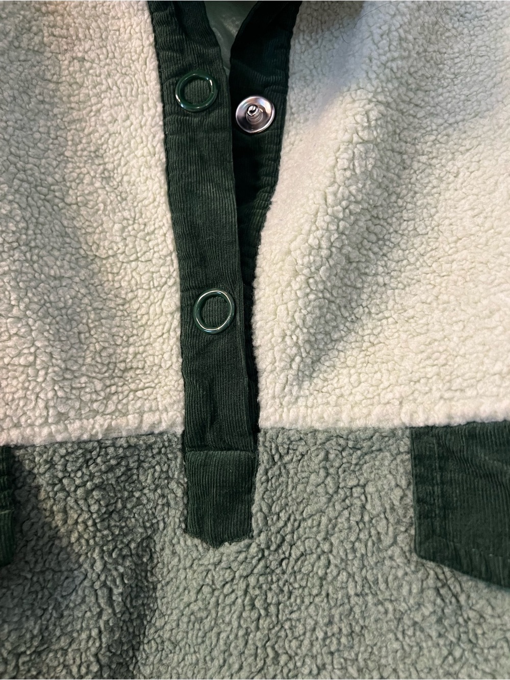 House of Sunny Teddy Pullover size 6 with snap pockets, oversized - Picture 7 of 9